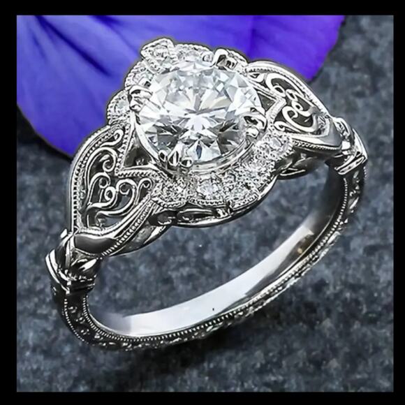 NEW Women's Ring White Zircon Bold Silver Stainless Steel Ring GORGEOUS - Picture 4 of 8